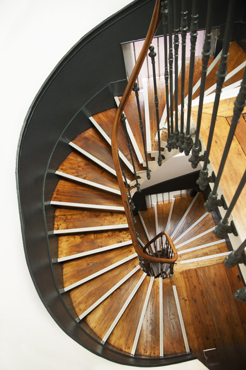 Photographe-immobilier-Toulouse-escalier-bois