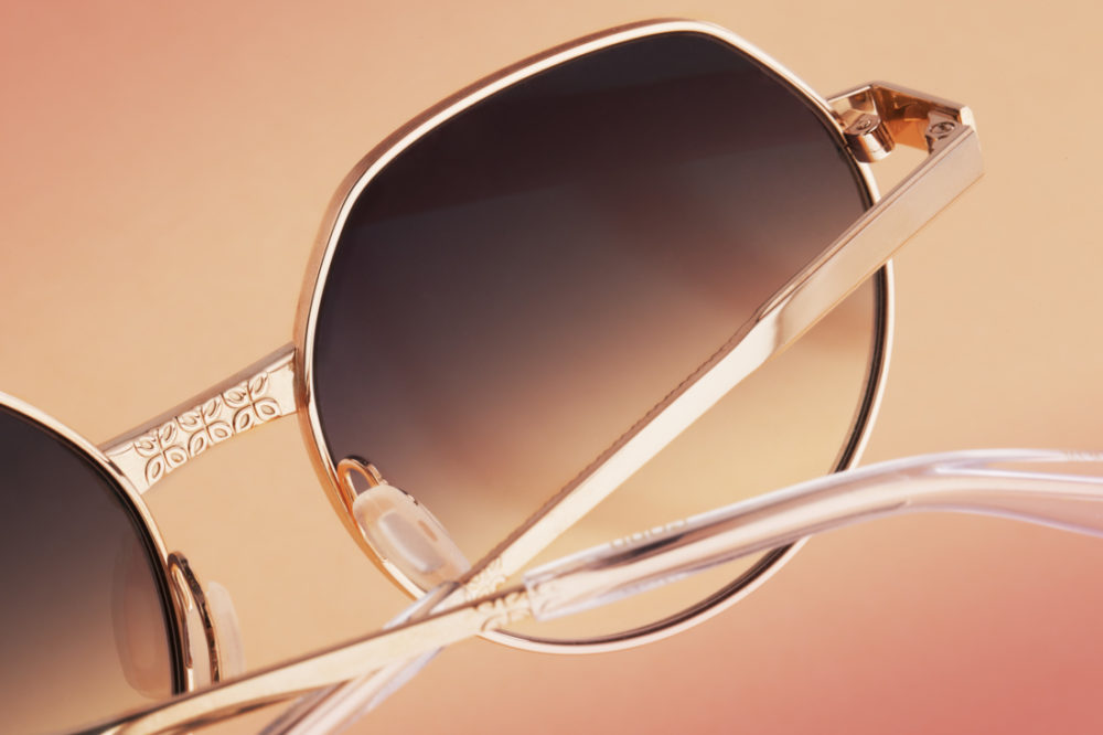 Valle-Serrano-Opticien-Courdy-lunettes-detail-gravure