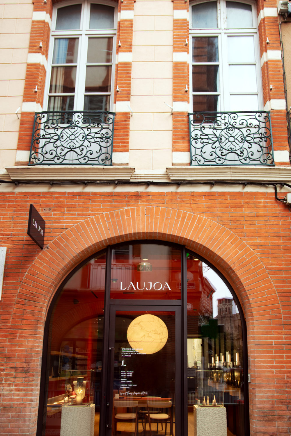 Valle-Serrano-Laujora-boutique-façade